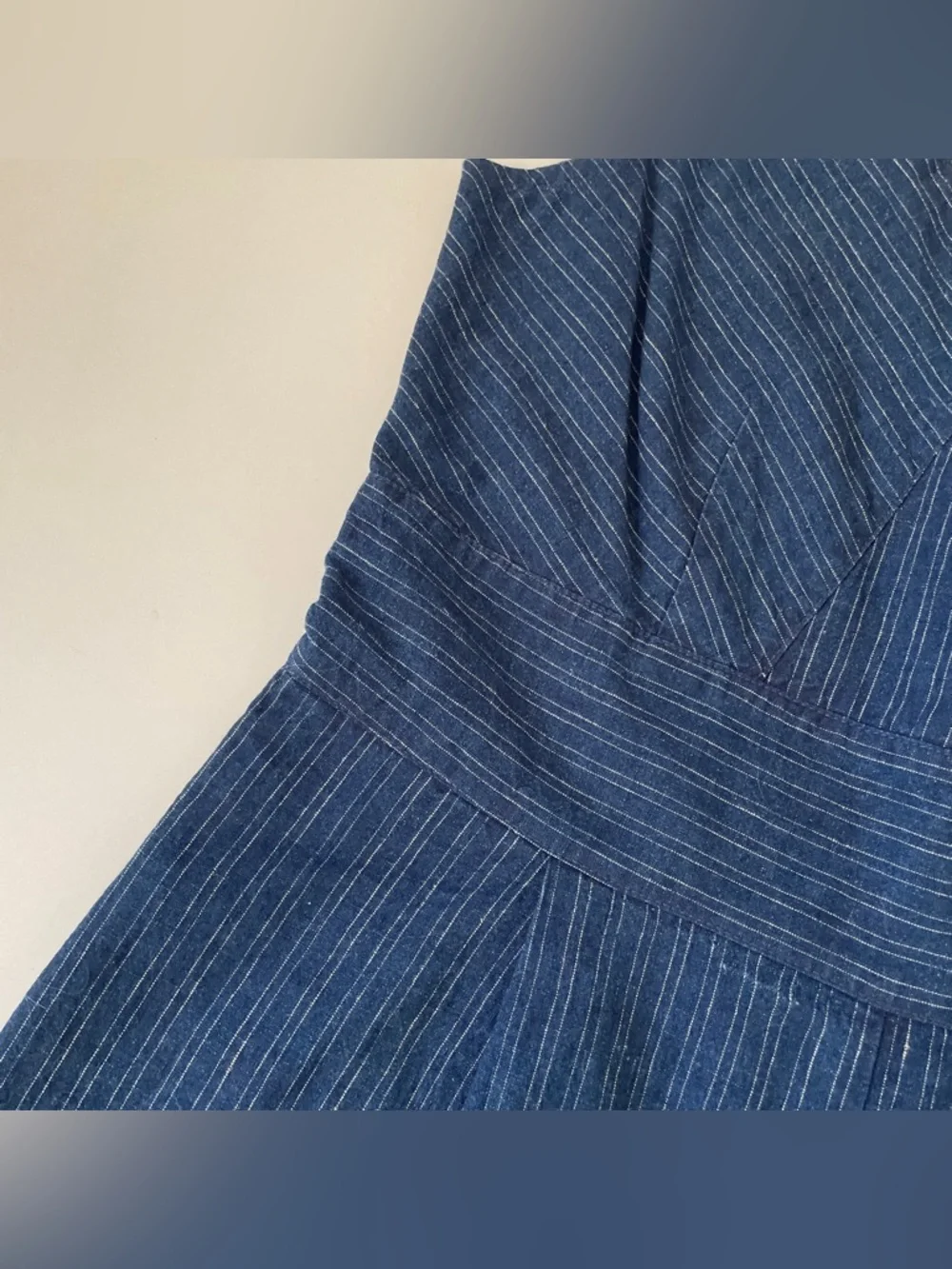 Banana Republic Sleeveless Pinstripe Jumpsuit in Navy Combo, Size 4